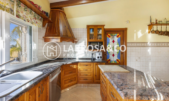 Resale - Detached House/Villa - Torrevieja - Costa Blanca