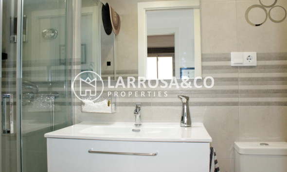 Resale - Apartment - Villamartín - Costa Blanca