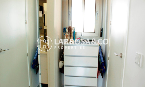 Resale - Apartment - Villamartín - Costa Blanca