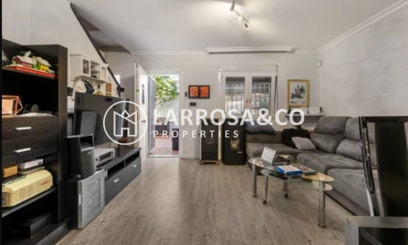 Resale - Semi Detached - Torrevieja - Aguas Nuevas