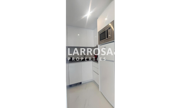 Resale - Apartment - Torrevieja - Cabo cervera