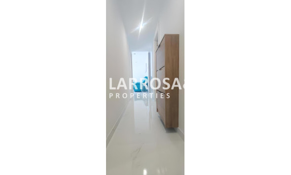Resale - Apartment - Torrevieja - Cabo cervera