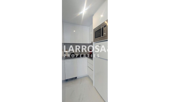 Resale - Apartment - Torrevieja - Cabo cervera