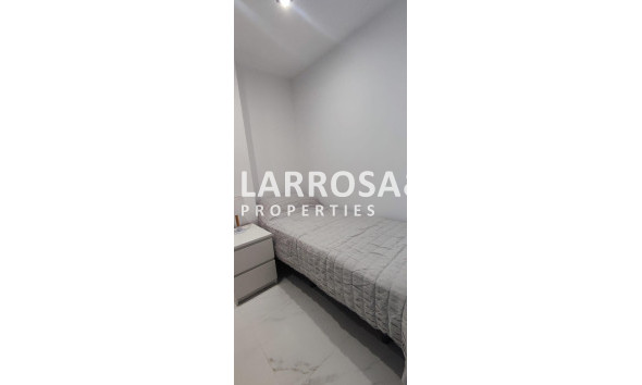 Resale - Apartment - Torrevieja - Cabo cervera