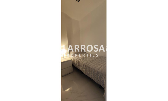 Resale - Apartment - Torrevieja - Cabo cervera
