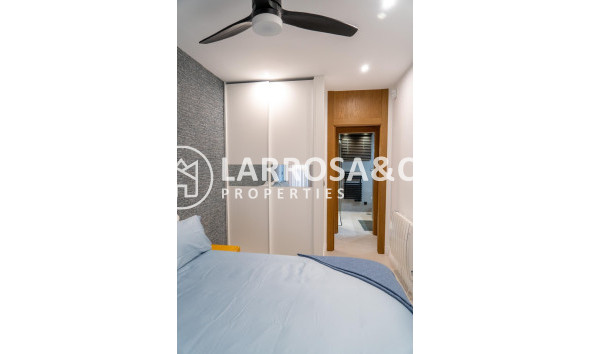 Resale - Apartment - Torrevieja - La veleta