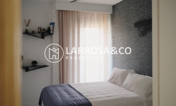 Resale - Apartment - Torrevieja - La veleta