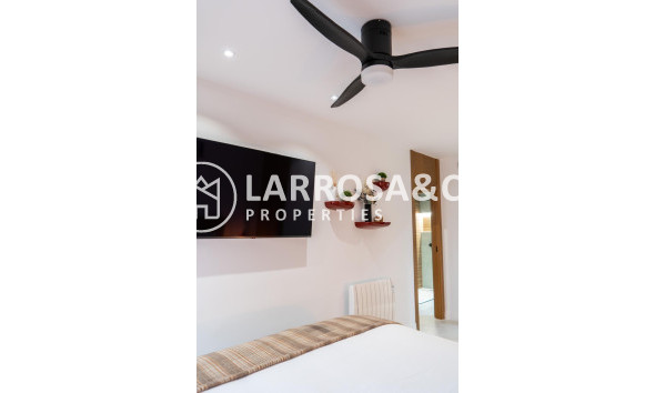 Resale - Apartment - Torrevieja - La veleta