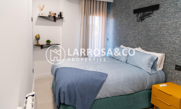 Resale - Apartment - Torrevieja - La veleta