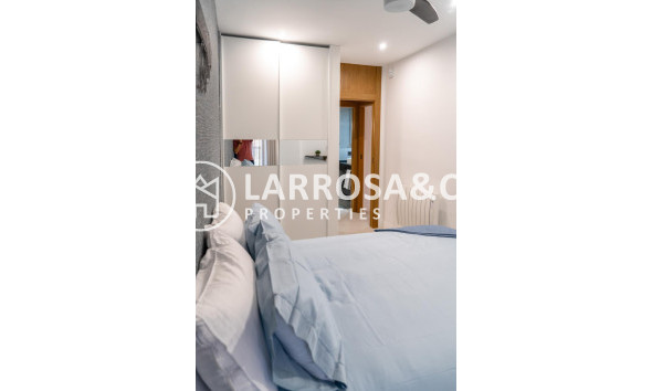 Resale - Apartment - Torrevieja - La veleta