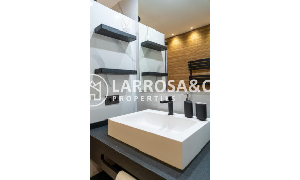 Resale - Apartment - Torrevieja - La veleta