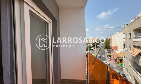 Resale - Apartment - Torrevieja - Centro