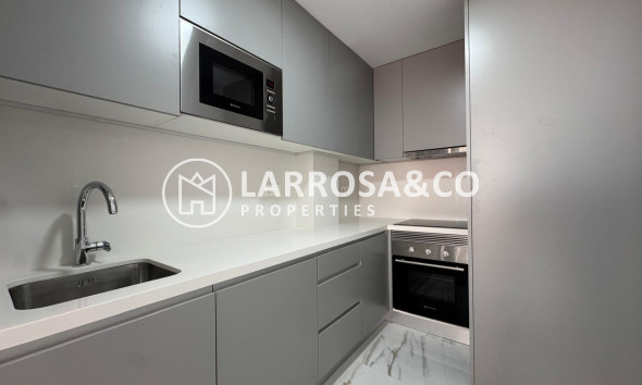 Resale - Apartment - Torrevieja - Centro