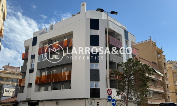 Resale - Apartment - Torrevieja - Centro