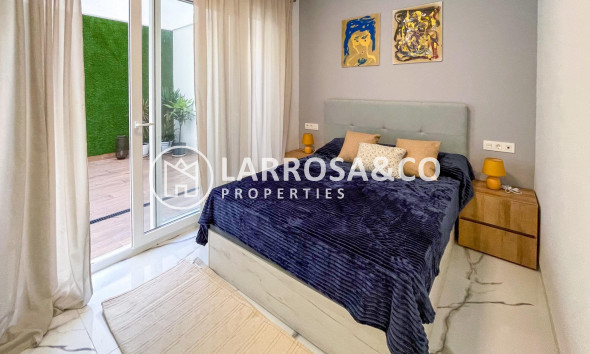 Resale - Apartment - Torrevieja - Playa del cura