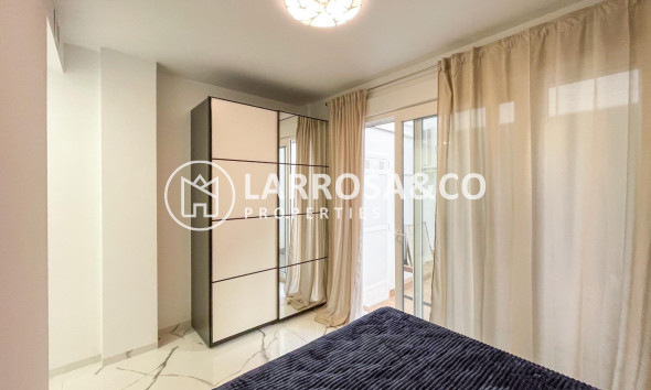 Resale - Apartment - Torrevieja - Playa del cura