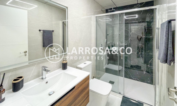 Resale - Apartment - Torrevieja - Playa del cura