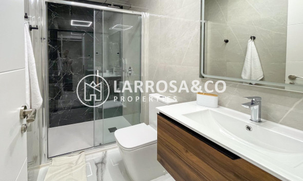 Resale - Apartment - Torrevieja - Playa del cura