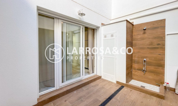 Resale - Apartment - Torrevieja - Playa del cura