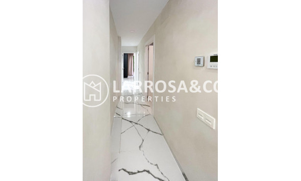 Resale - Apartment - Torrevieja - Playa del cura