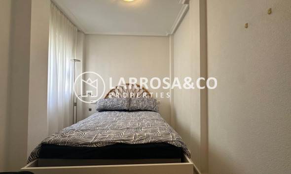 Herverkoop - Apartment - Torrevieja - Estacion de autobuses