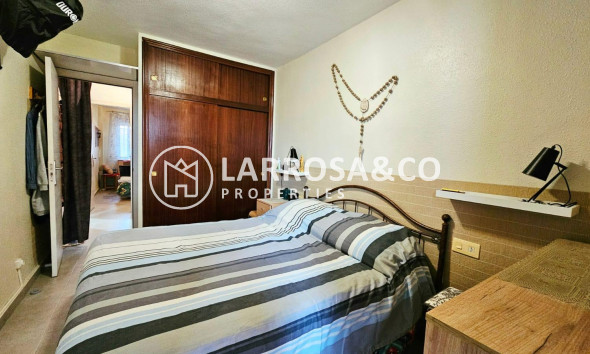 Resale - Apartment - Torrevieja - Playa de los Naufragos