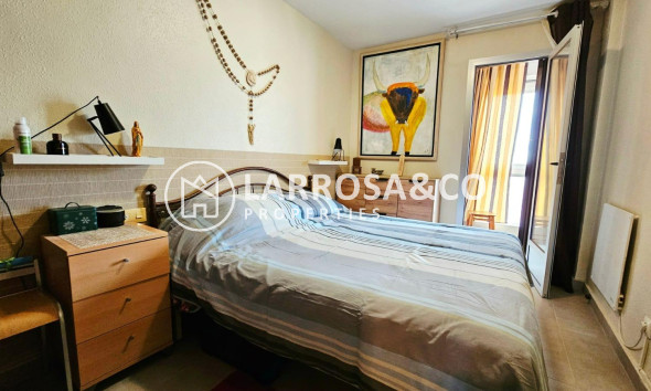 Resale - Apartment - Torrevieja - Playa de los Naufragos