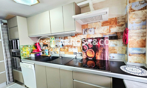 Resale - Apartment - Torrevieja - Playa de los Naufragos