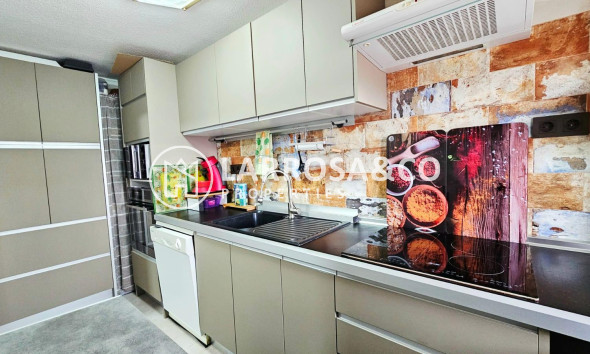 Resale - Apartment - Torrevieja - Playa de los Naufragos