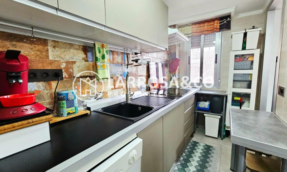 Resale - Apartment - Torrevieja - Playa de los Naufragos