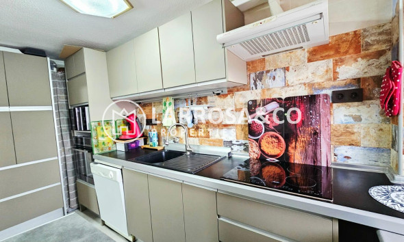 Resale - Apartment - Torrevieja - Playa de los Naufragos