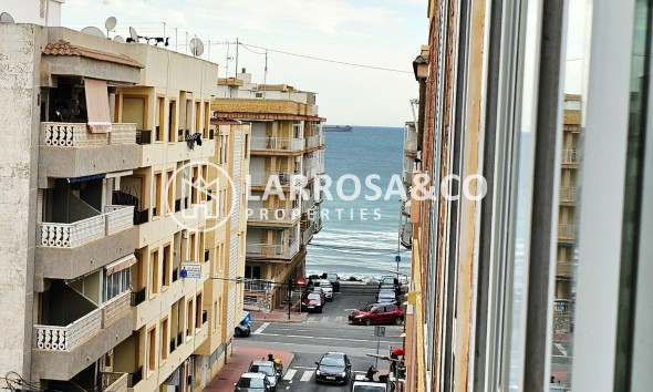 Resale - Apartment - Torrevieja - Playa de los Naufragos
