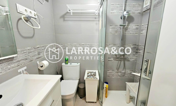 Resale - Apartment - Torrevieja - Playa de los Naufragos