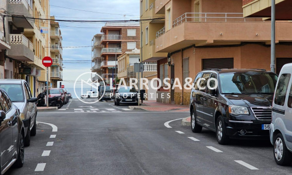 Resale - Apartment - Torrevieja - Playa de los Naufragos