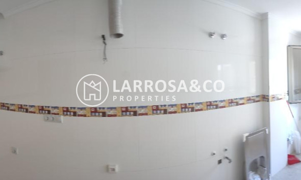 Resale - Apartment - Torrevieja - Estacion de autobuses