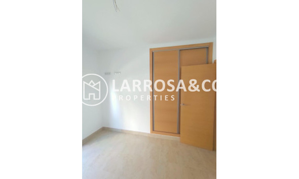 Resale - Apartment - Torrevieja - Estacion de autobuses