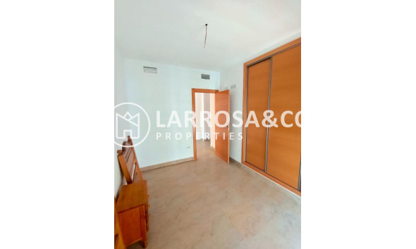 Resale - Apartment - Torrevieja - Estacion de autobuses