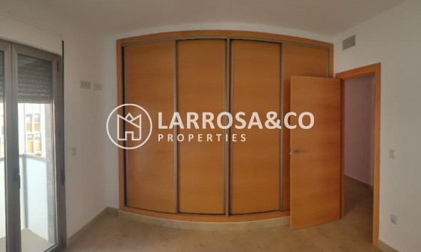 Resale - Apartment - Torrevieja - Estacion de autobuses