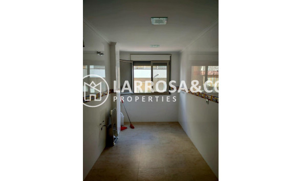 Resale - Apartment - Torrevieja - Estacion de autobuses