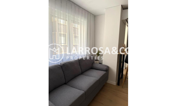 Resale - Apartment - Torrevieja - Paseo maritimo