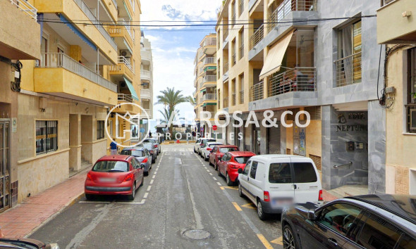 Resale - Apartment - Torrevieja - Paseo maritimo