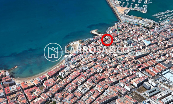 Resale - Apartment - Torrevieja - Paseo maritimo