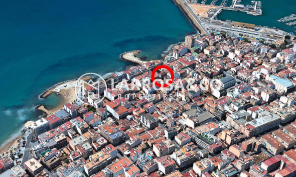 Resale - Apartment - Torrevieja - Paseo maritimo