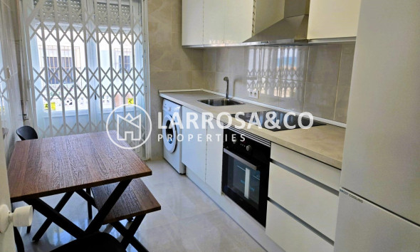 Resale - Semi-detached house - Torrevieja - La Mata
