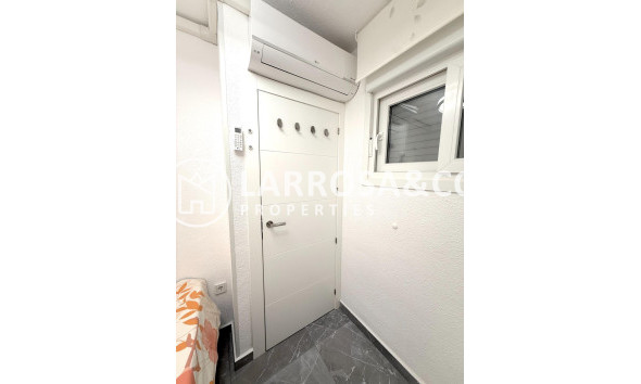 Resale - Apartment - Torrevieja - Cabo cervera