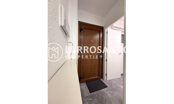 Resale - Apartment - Torrevieja - Cabo cervera