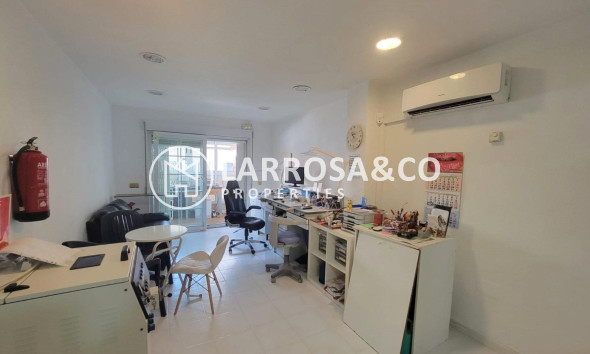 Resale - Apartment - Torrevieja - Playa del cura