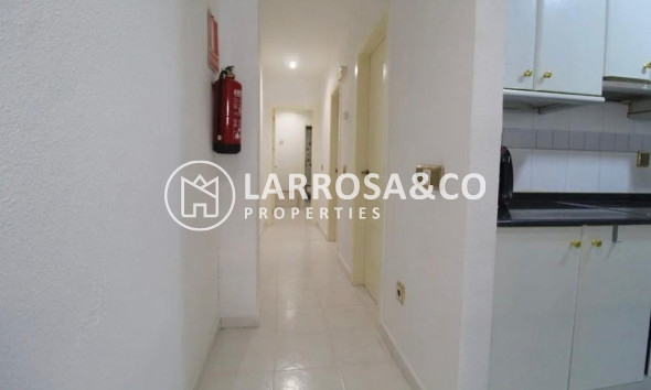Resale - Apartment - Torrevieja - Playa del cura