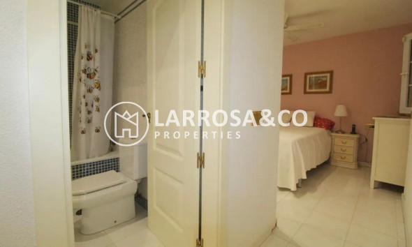 Resale - Apartment - Torrevieja - Playa del cura