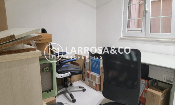 Resale - Apartment - Torrevieja - Playa del cura